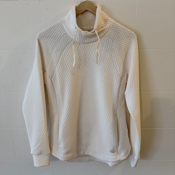 L.L. Bean Sweaters - BNWT L.L. Bean Ridgeknit Crossneck Pullover Cream Sweater